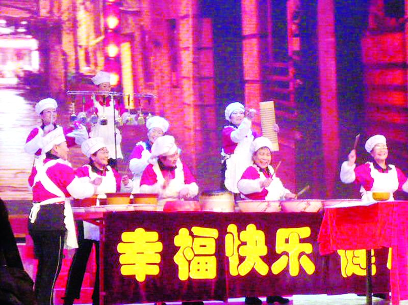 幾年來，“快樂大媽”先后參加了山東電視臺《綜藝滿天星》、《鄉(xiāng)村季風(fēng)》、湖南電視臺《快樂大本營》、河南電視臺《創(chuàng)意時代》等欄目的節(jié)目錄制和演出，成為了炙手可熱的明星。