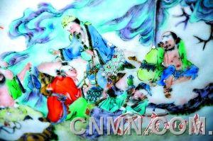讀者提供的廣彩大碗圖片，小圖為細(xì)節(jié)