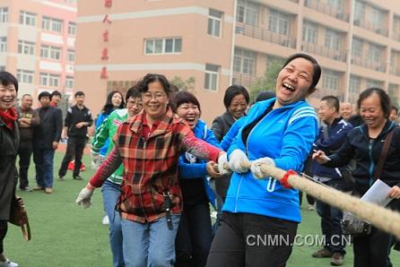 B.我運動我快樂我健康。陜西有色西安勘察設(shè)計研究院女職工積極開展文化體育活動。 (2)
