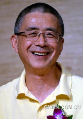 張頌?zāi)? /></p>
<p> 張頌?zāi)?nbsp; (1942.6—)浙江富陽(yáng)人。擅長(zhǎng)油畫。1964年結(jié)業(yè)于中央美術(shù)學(xué)院油畫系本科。“文革”期間就職于北京市朝陽(yáng)區(qū)文化館。1978年考入中央美術(shù)學(xué)院油畫系研究生，畢業(yè)后留校任教，壁畫系副教授，曾擔(dān)任中央美術(shù)學(xué)院院長(zhǎng)助理，因視繪畫為生命，主動(dòng)放棄仕途，專心作畫。1984年到法國(guó)巴黎國(guó)立高等美術(shù)學(xué)院進(jìn)修?，F(xiàn)旅居加拿大。</p>
<p> </p> </div>
                    <p class=