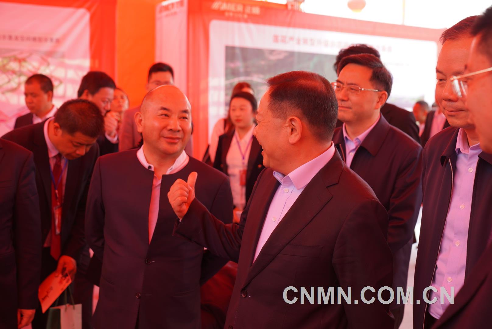 3月26日，正威蓮花金屬新材料產(chǎn)業(yè)園項目開工儀式在江西省萍鄉(xiāng)市蓮花縣隆重舉行。