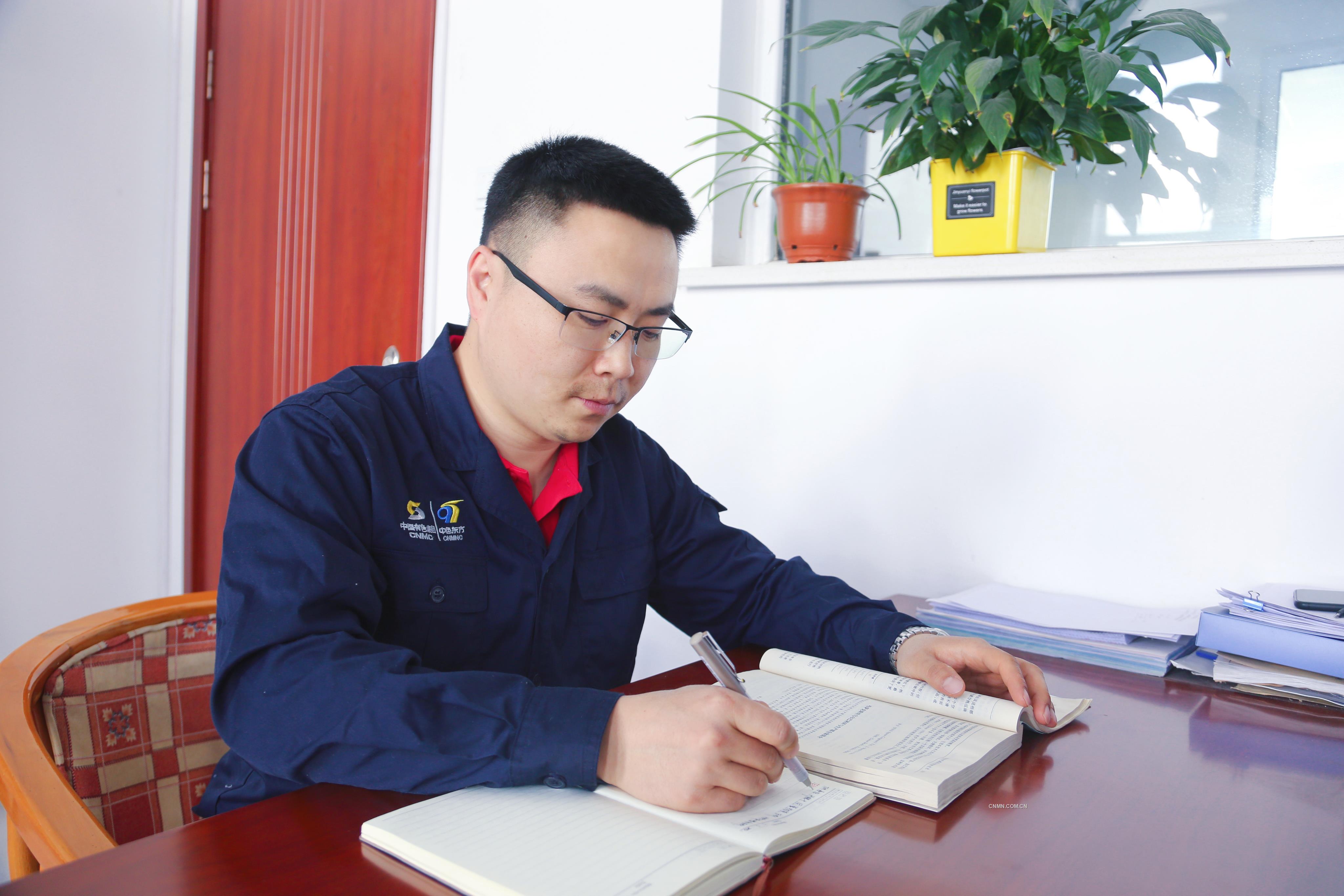 與“鈹”為伴 勇當(dāng)科技自立自強“排頭兵”1
