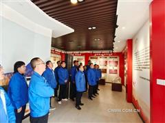 重走革命路聆聽英雄情