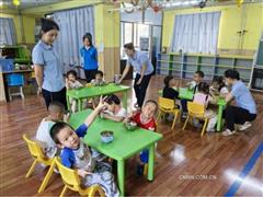 寶鈦愛心托管班“托穩(wěn)”職工心